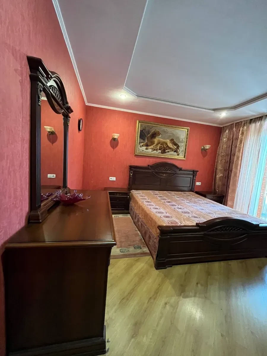 4-кімнатна квартира, Конотоп: авторський ремонт, 3 окремі спальні, фото 5