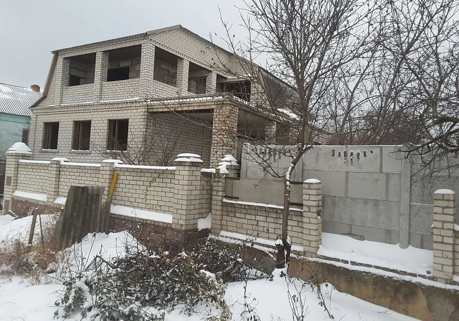 Будинок, Тернівка: 3 поверхи, цегляні стіни, централізоване опалення - фото 2
