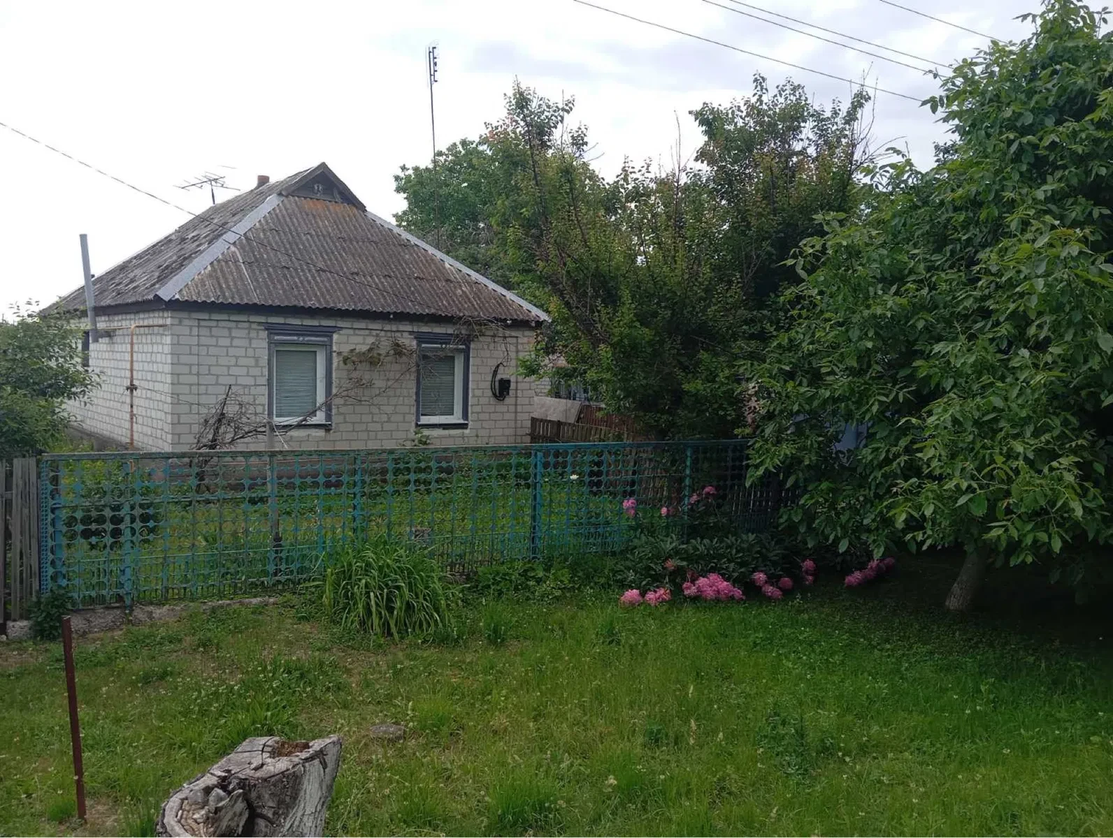Будинок, Недогарки: літня кухня з газом, гараж, шиферний дах - фото 1