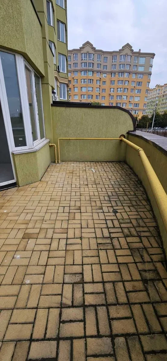 1-кімнатна квартира у ЖК Софія Клубний: тераса 18 м², газовий котел - фото 2