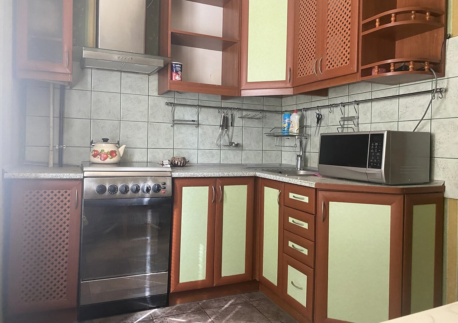 3-кімнатна квартира, Комунарський: зовнішнє утеплення, внутрішній двір