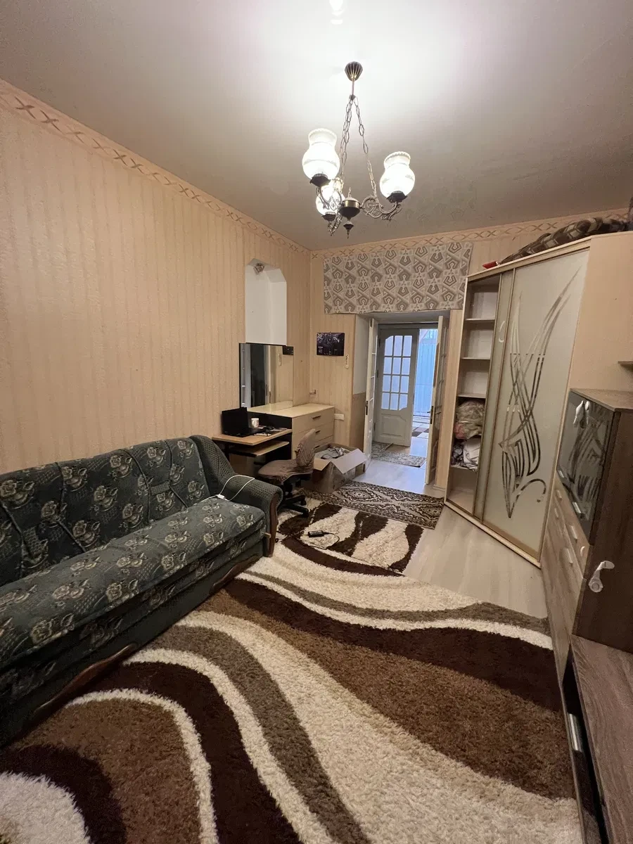 2-кімнатна квартира, Центральний: автономне опалення, великий балкон, фото 4