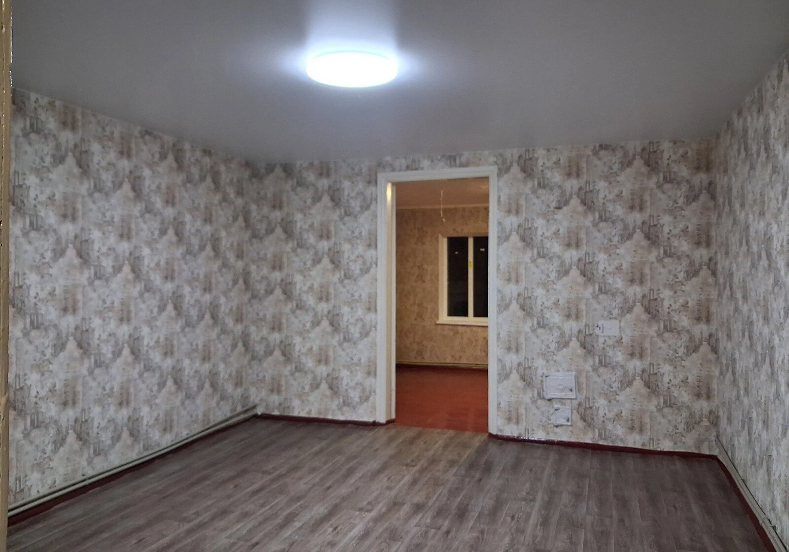 2-кімнатна квартира, Верхньодніпровськ: суміжний санвузол, торг