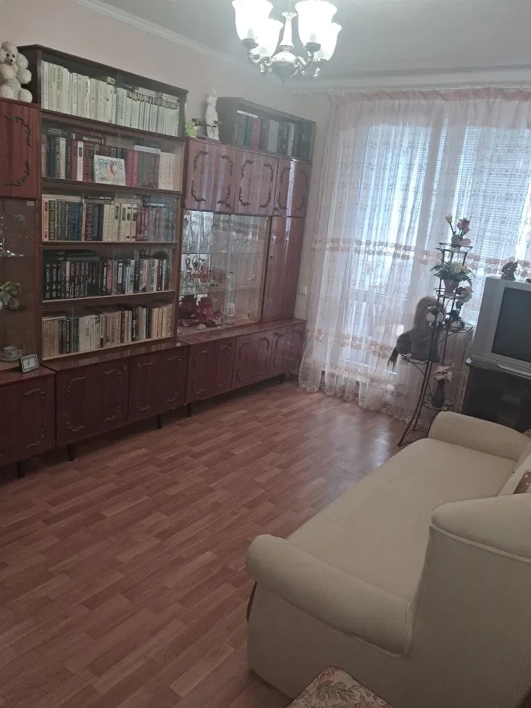 1-комнатная квартира, Шевченковский: метро рядом, лесная сторона
