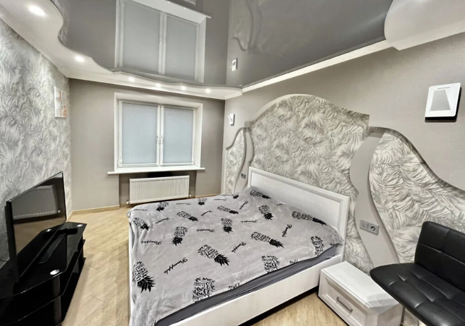 3-кімнатна квартира, Поділ: кухня-студія, дизайнерський ремонт, торг - фото 1
