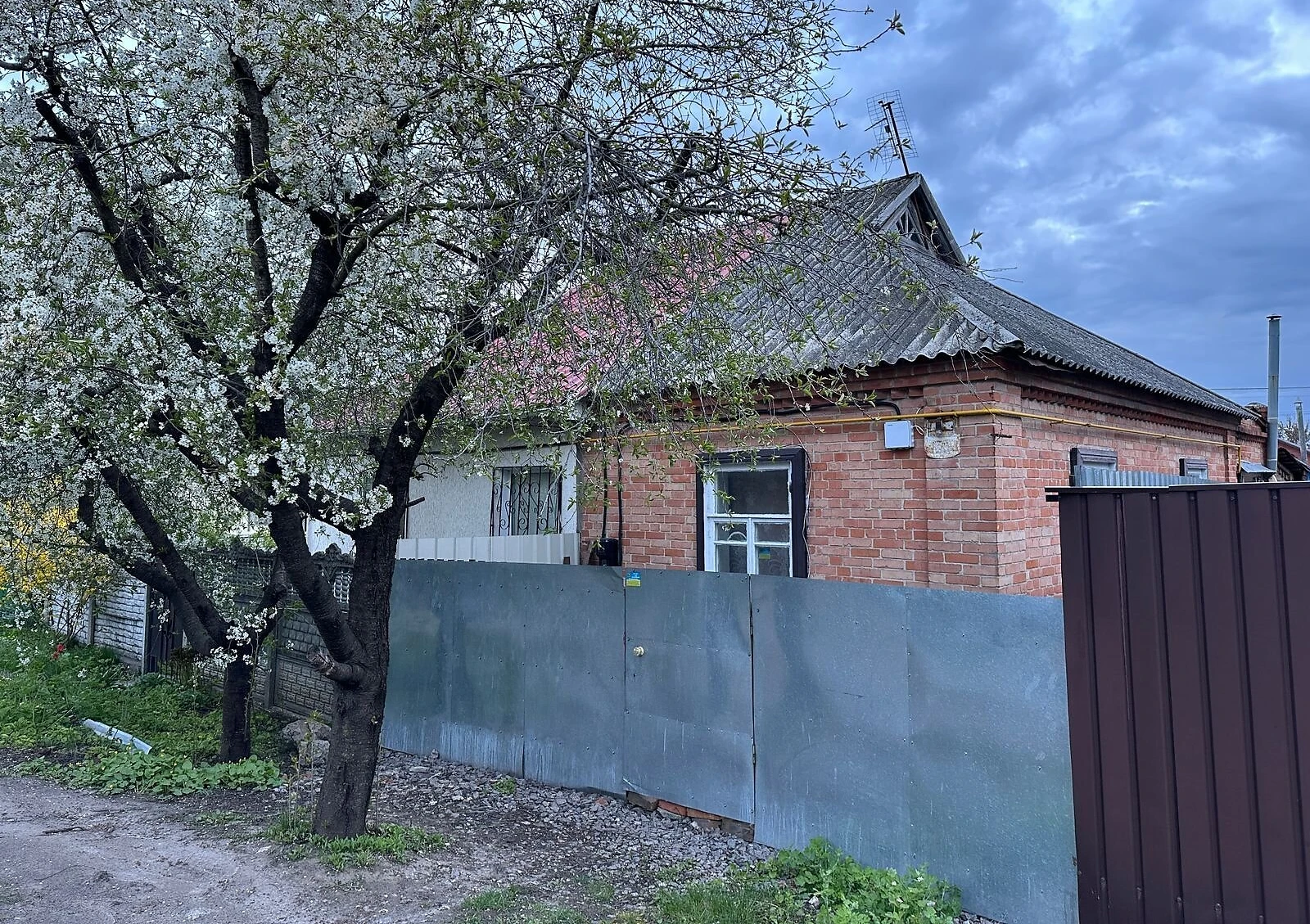 Часть дома, Юровка: бассейн, участок 261 м², отопление - фото 1
