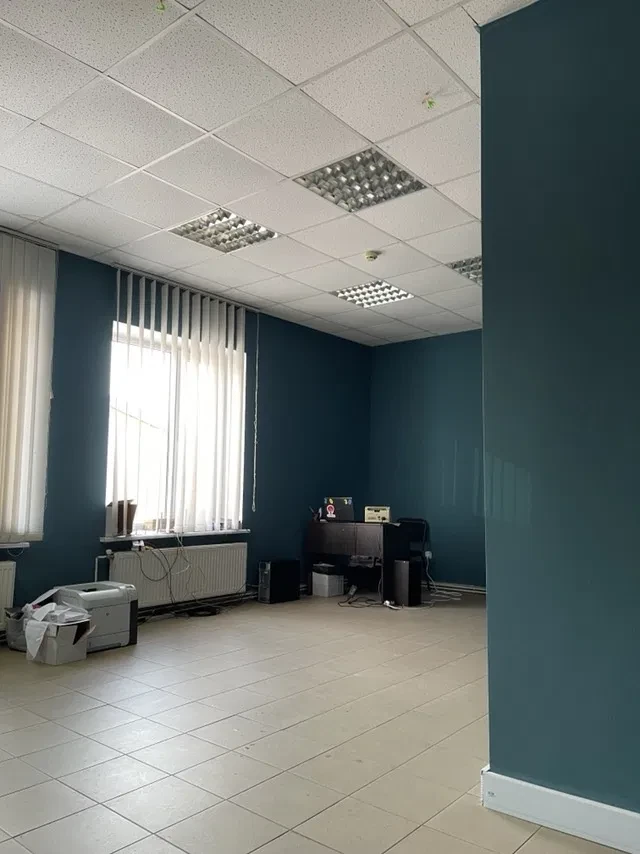 Приміщення, Дрогобич: фасадне, власна котельня, панорамні вікна - фото 2