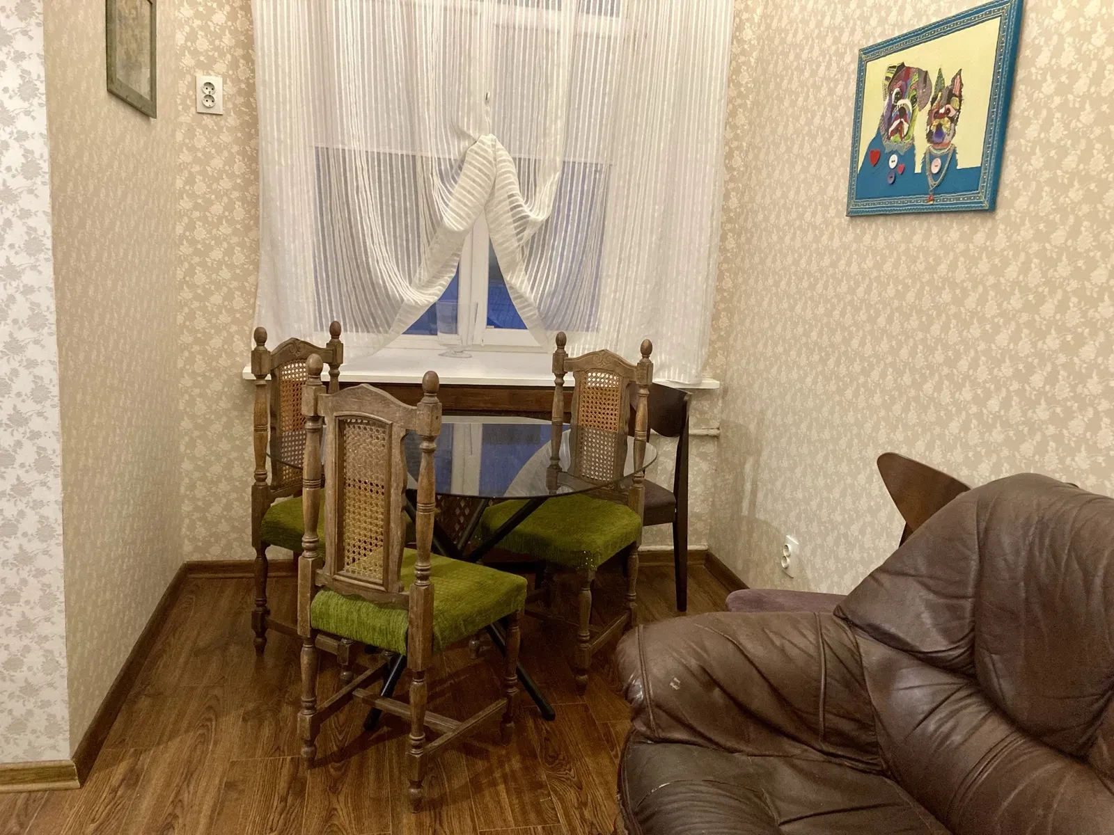 2-кімнатна квартира, Печерський: метро Хрещатик 2 хв, укриття, паркомісце