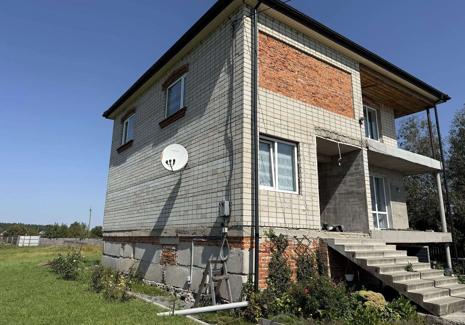 Будинок, Романів: веранда, 15 соток, торг можливий
