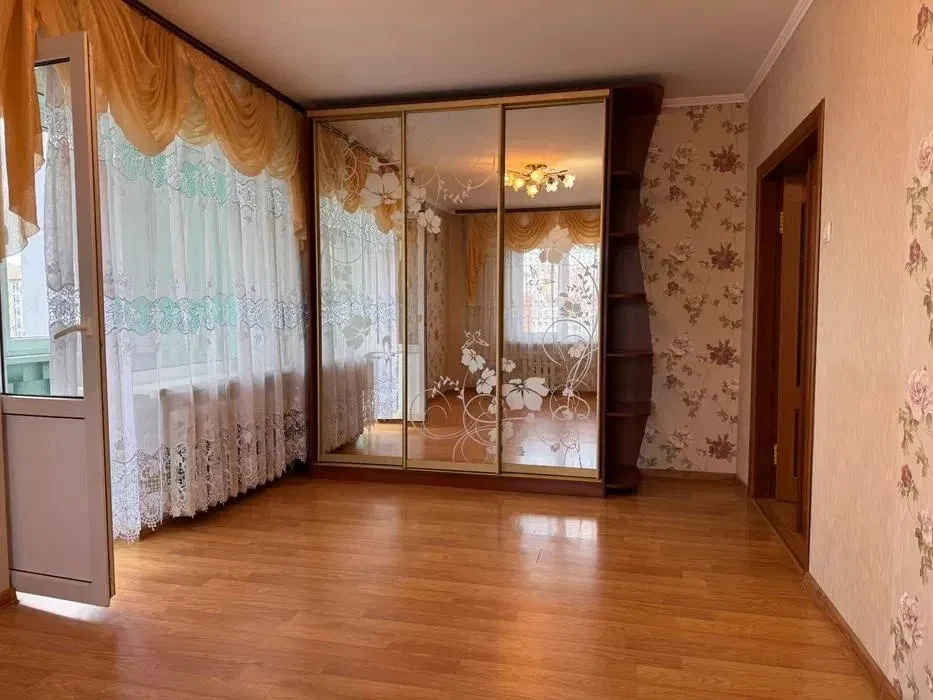 2-кімнатна квартира, Шевченківський: меблі й техніка, магазини поруч - фото 2
