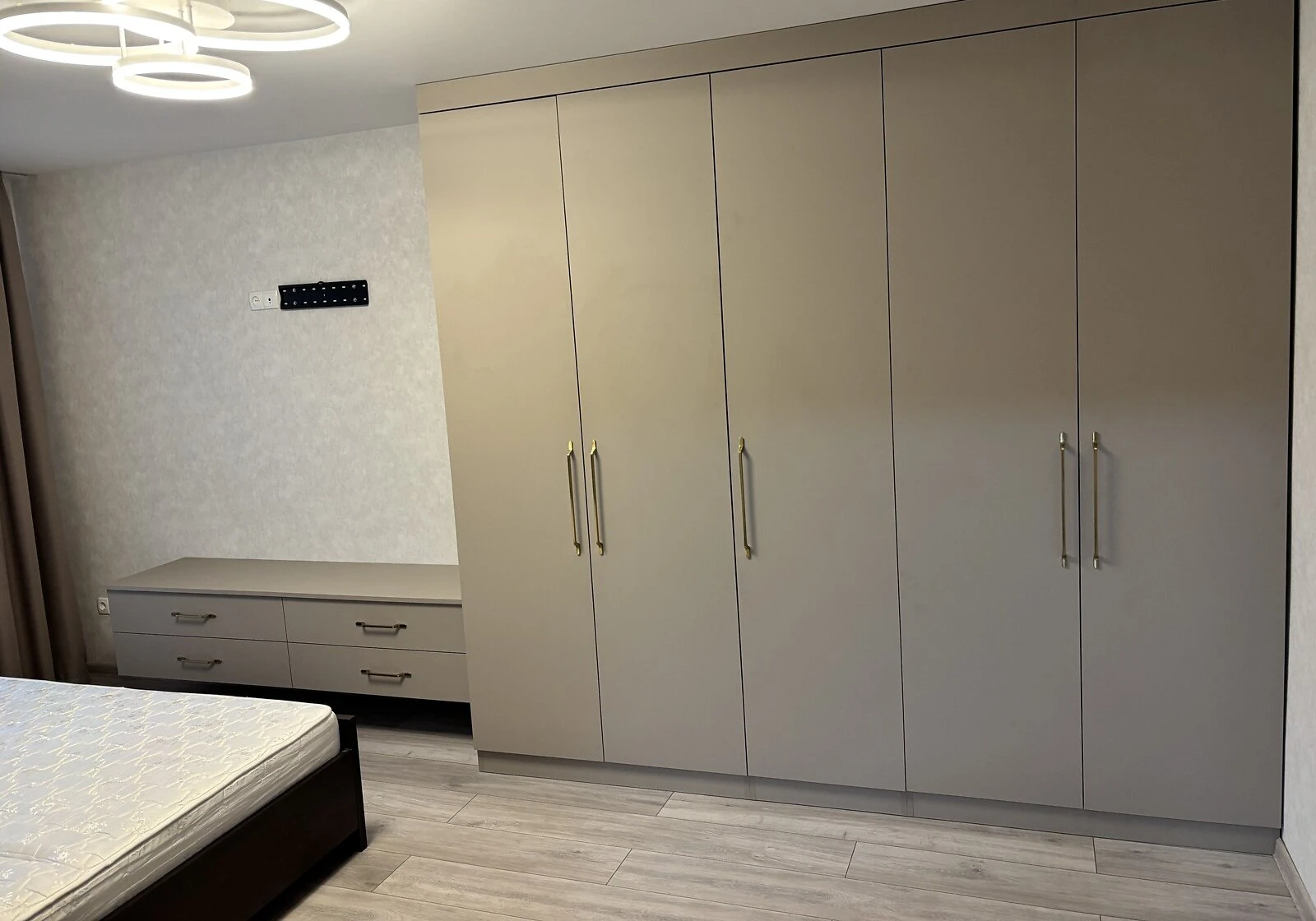 3-кімнатна квартира, Вишенька: євроремонт, газова колонка - фото 4