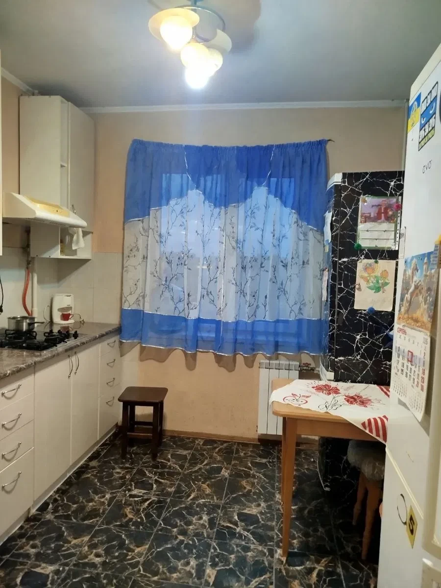 3-кімнатна квартира, Дніпровський: комора 4 м², безкоштовна парковка - фото 2