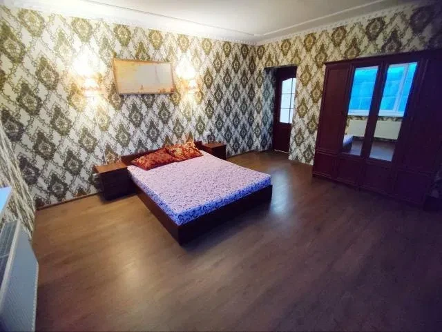 4-кімнатна квартира, Гора: євроремонт, резервне живлення