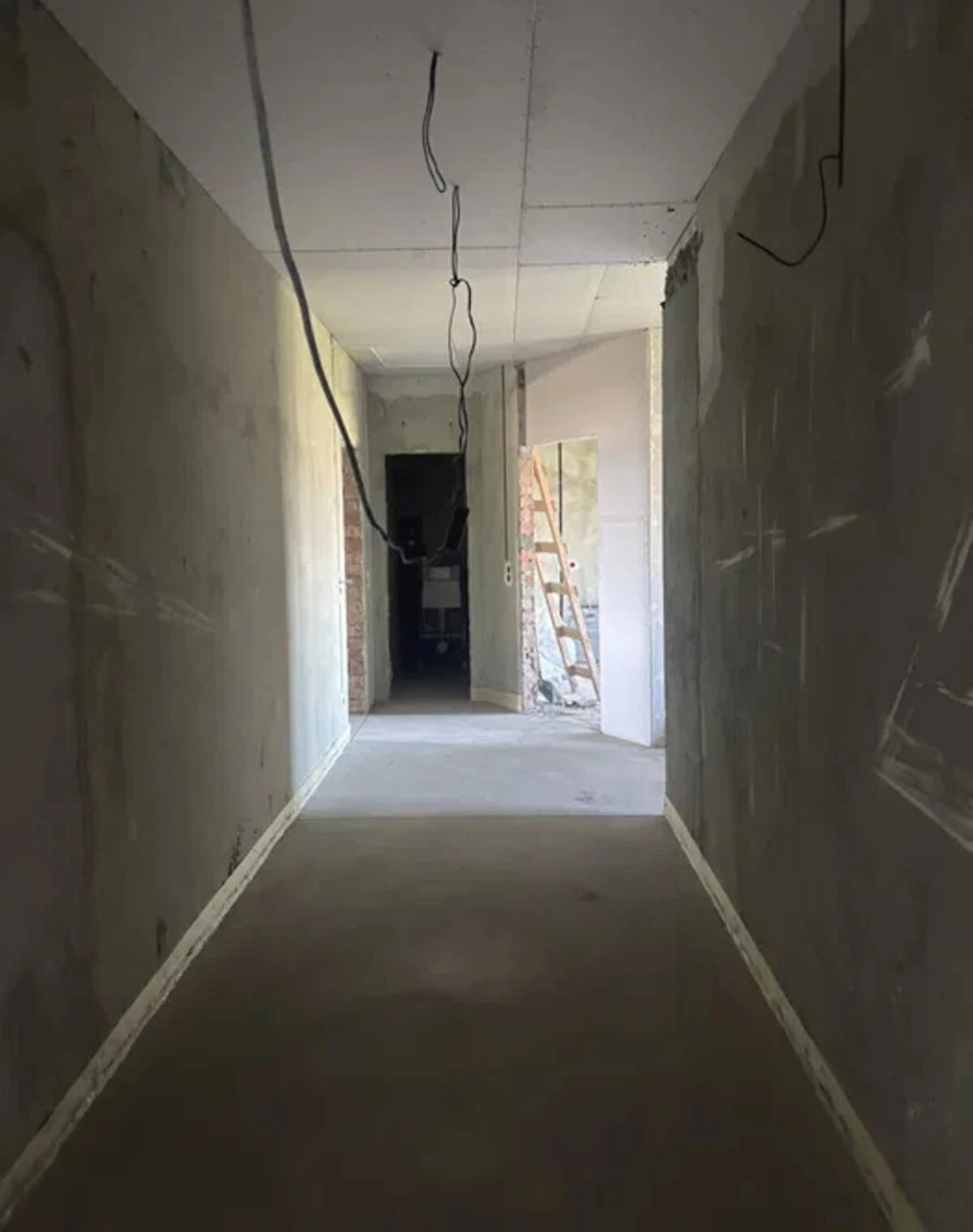 4-кімнатна квартира, вул. В'ячеслава Чорновола: гардероб, 2 санвузли - фото 1
