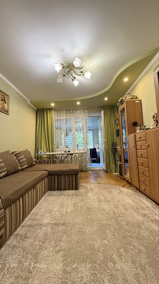 3-кімнатна квартира, Франківський: вітальня 7,3 м², 3 підвали - фото 3