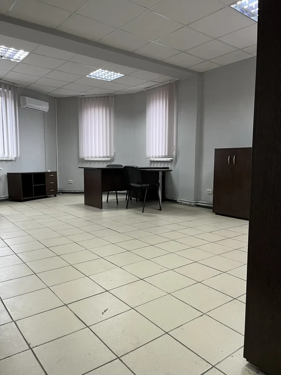 Офис, Вышгород: фасадное, кабинетная планировка, кондиционер - фото 1