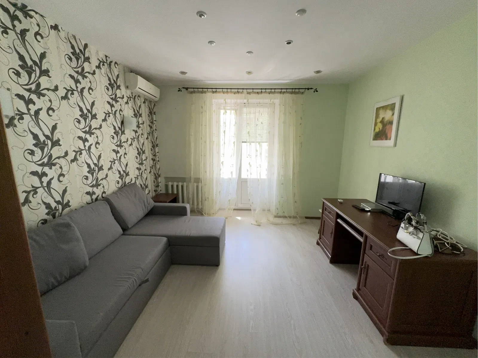 2-кімнатна квартира, Покровський: сталінка, євроремонт, техніка