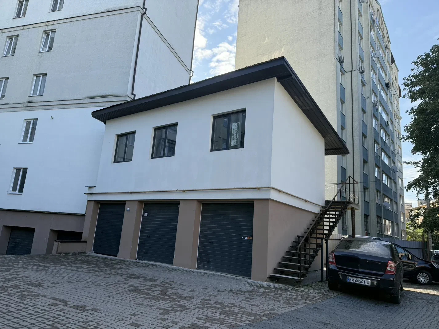 Помещение, улица Владыки Софрона Мудрого: гараж в подарок - фото 1
