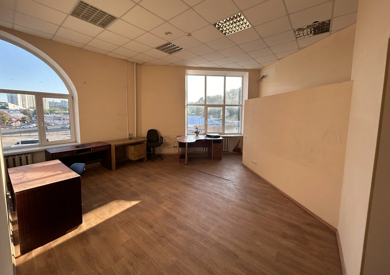 Офіс, Холодногірський: частина будівлі, метро Центральний ринок - фото 1