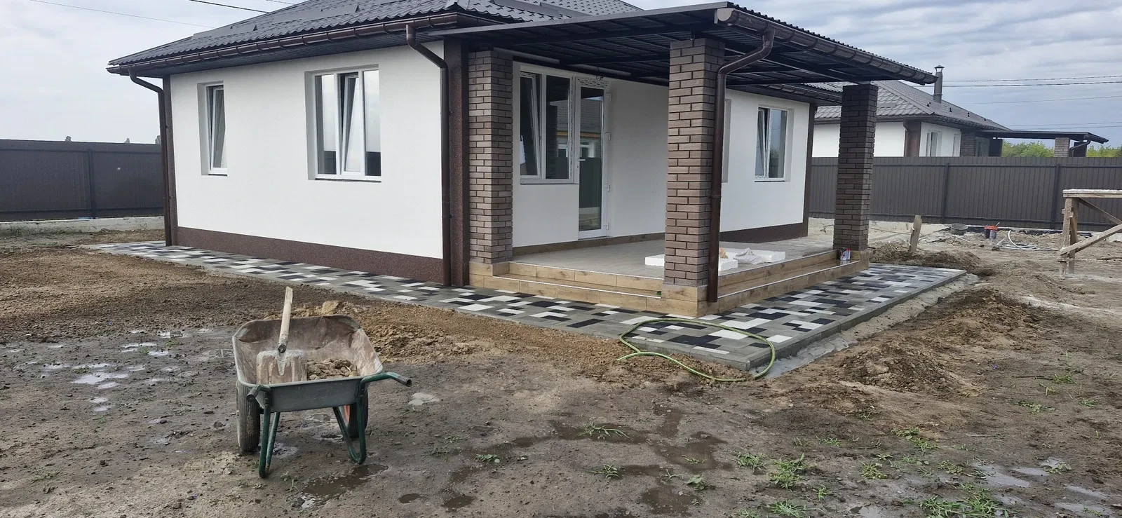 Будинок, Щасливе: тепла підлога, свердловина, 5,5 соток - фото 1
