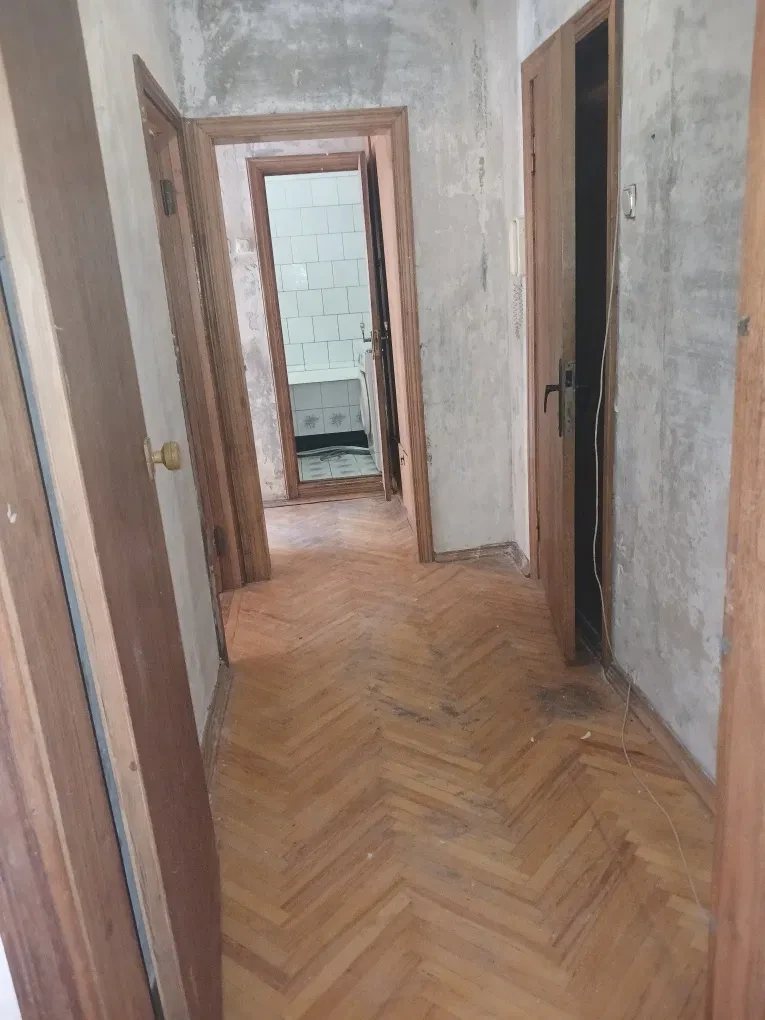 2-кімнатна квартира, Святошинський: великий засклений балкон, фото 3