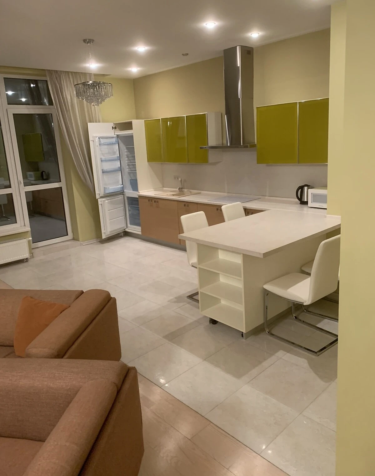 1-кімнатна квартира, Чорна Гора: дизайнерський ремонт, кухня 42.2 м², фото 2