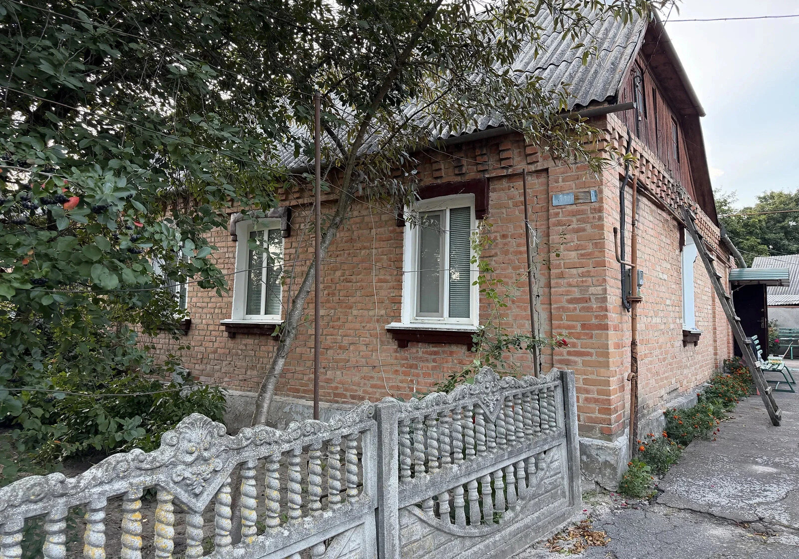 Будинок, Райгородок: гараж, літня кухня, цегляні стіни