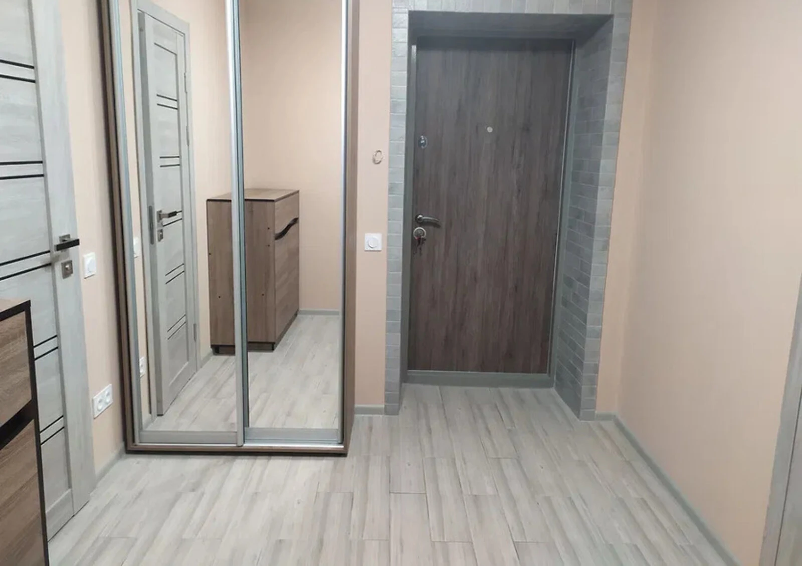 1-кімнатна квартира, Івано-Франківськ: євроремонт, інтернет і ліфт без світла - фото 3