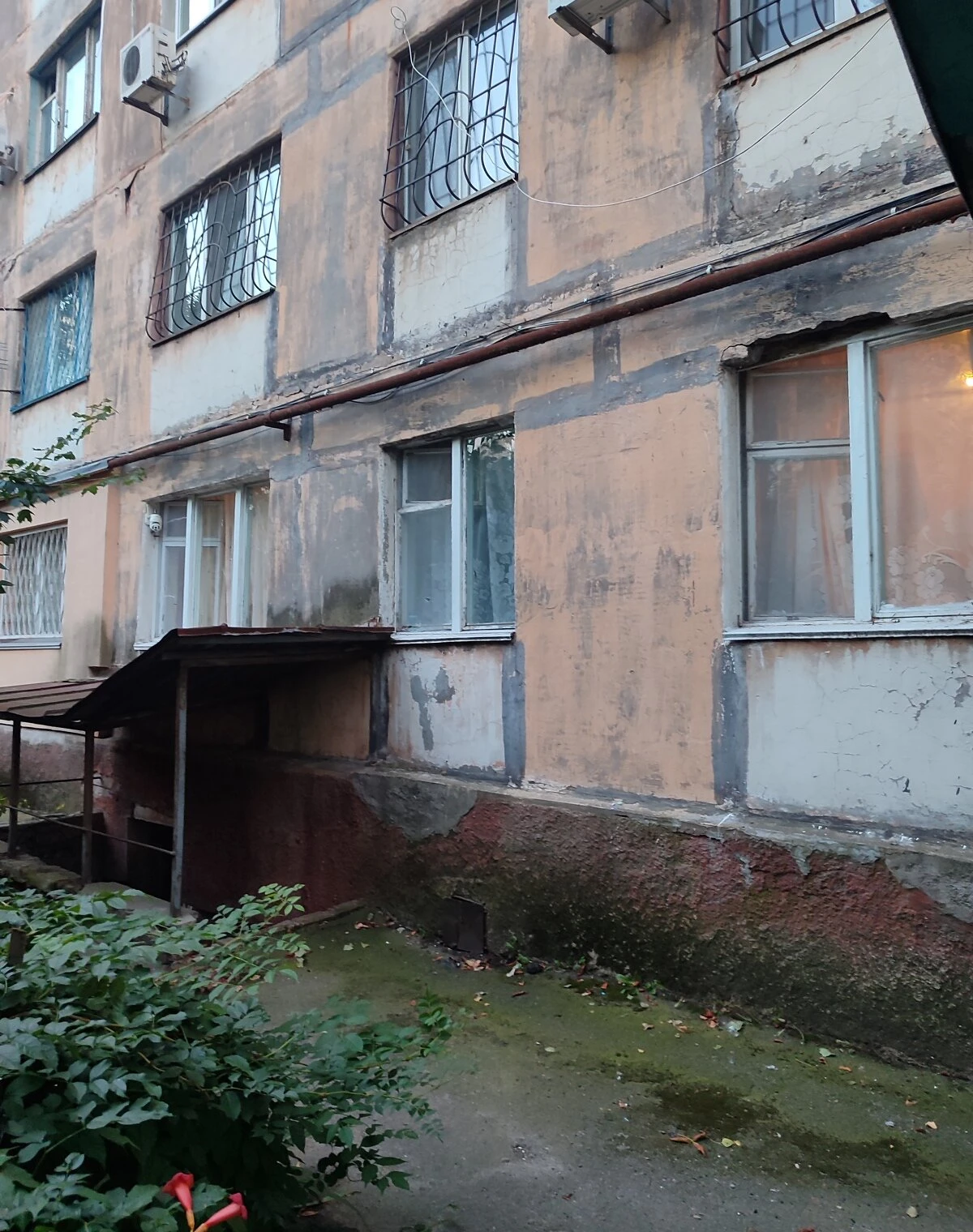 3-комнатная квартира, Титова: хрущевка, возможна переуступка - фото 1
