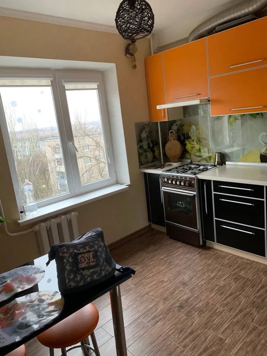 2-кімнатна квартира, Комунарський: євроремонт, балкон 6 м - фото 2