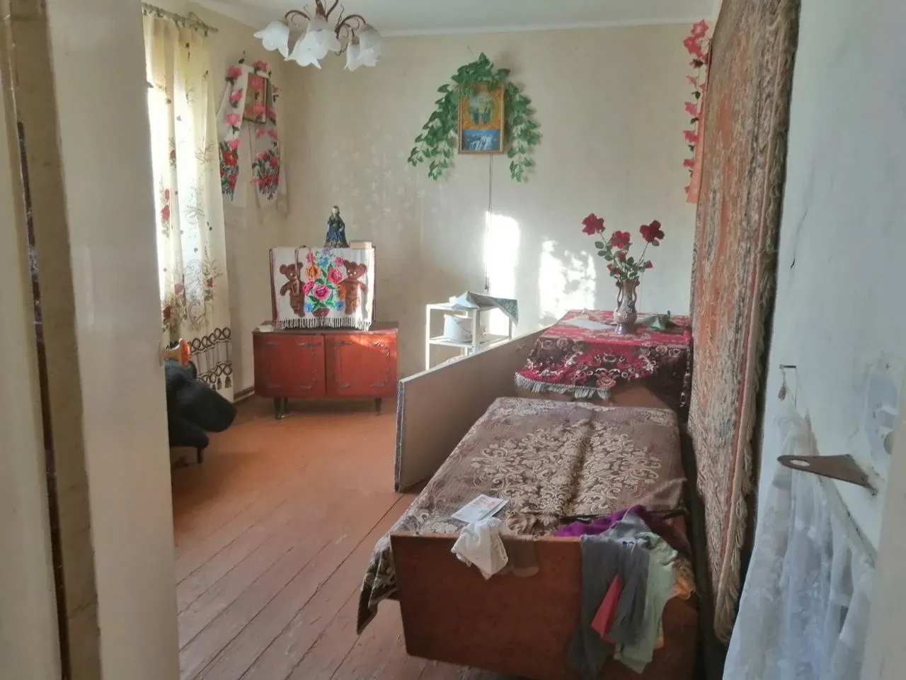 2-кімнатна квартира, Михайлівка: ділянка під вікном, гараж