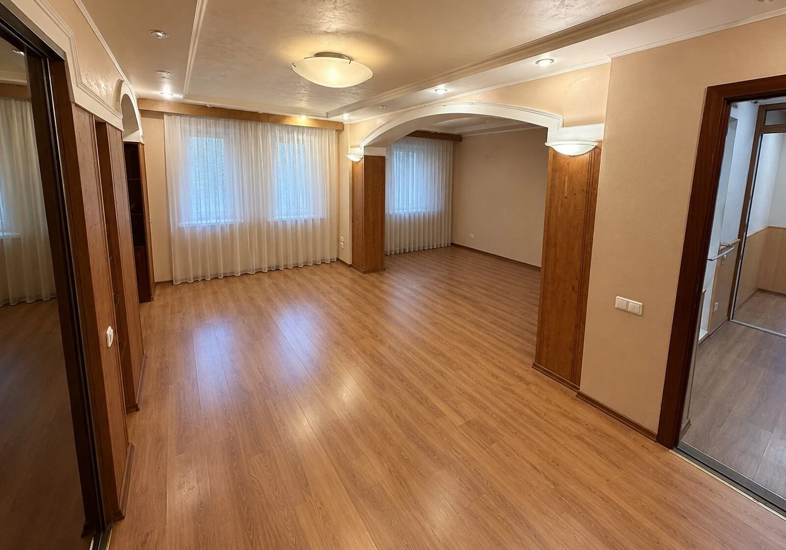 5-комнатная квартира, Металлургический: евроремонт - фото 1