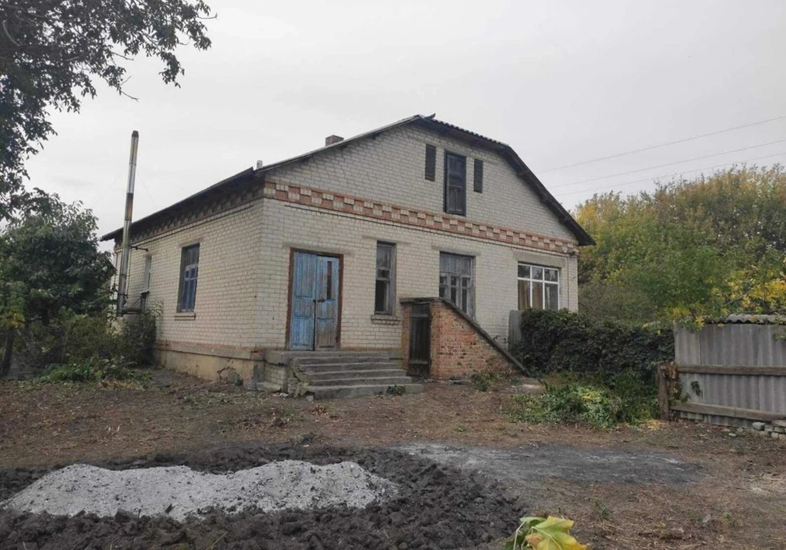 Часть дома, Онуфриевка: 10 соток, печное отопление, торг