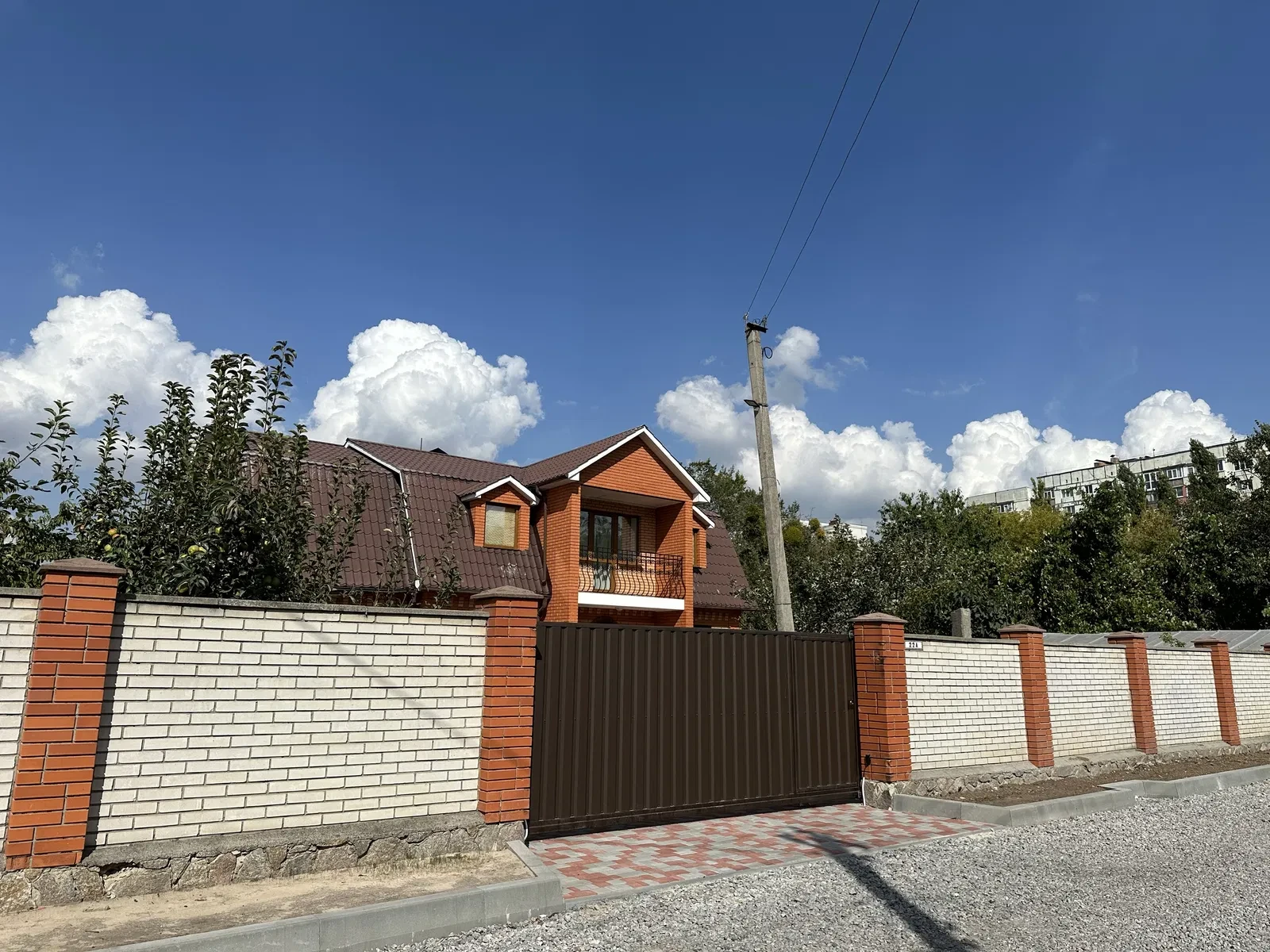 Будинок, Полтава: інвертор і акумулятор, меблі та техніка - фото 3