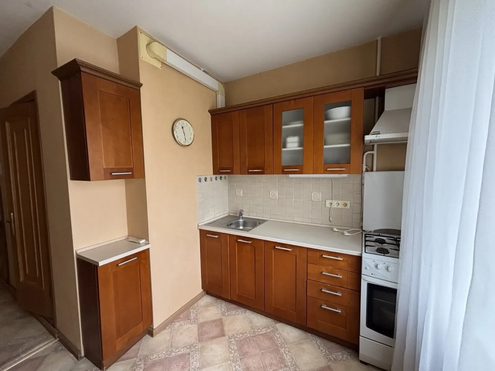 3-кімнатна квартира, Оболонський: метро за 10 хвилин, можна з песиком