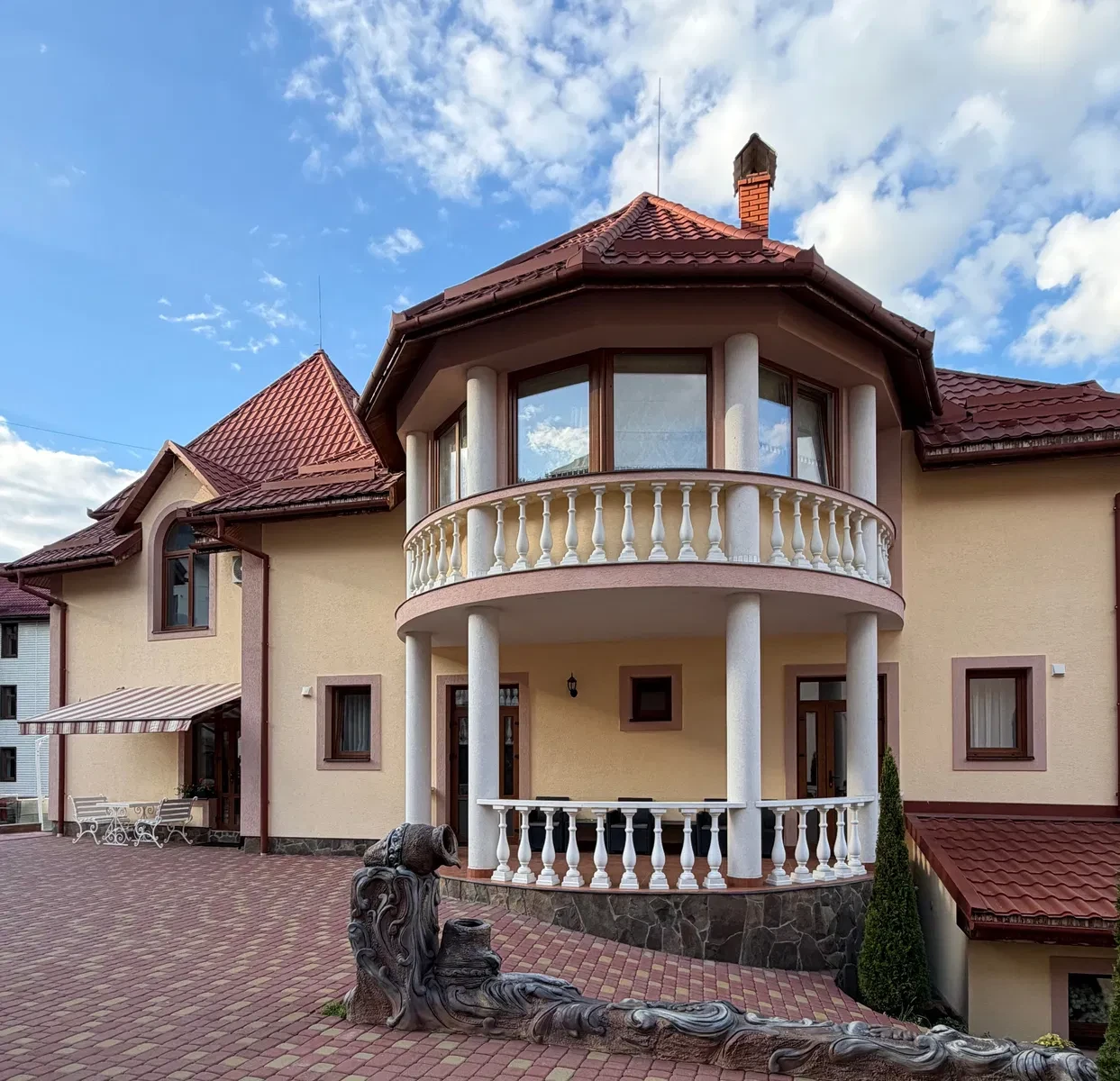 1-кімнатна квартира, Поляна: євроремонт, тепло й вода без світла