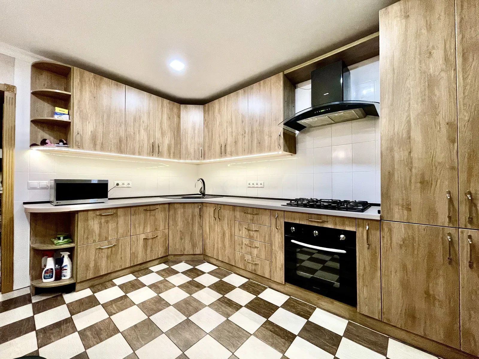 3-кімнатна квартира, Суми: газове опалення, меблі з масиву ясеня - фото 2