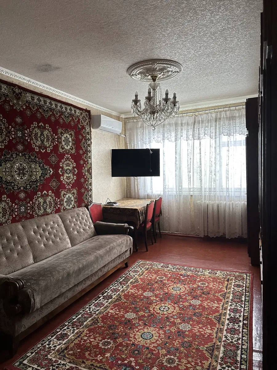 2-кімнатна квартира, Слобідський: косметичний ремонт, техніка і меблі - фото 1