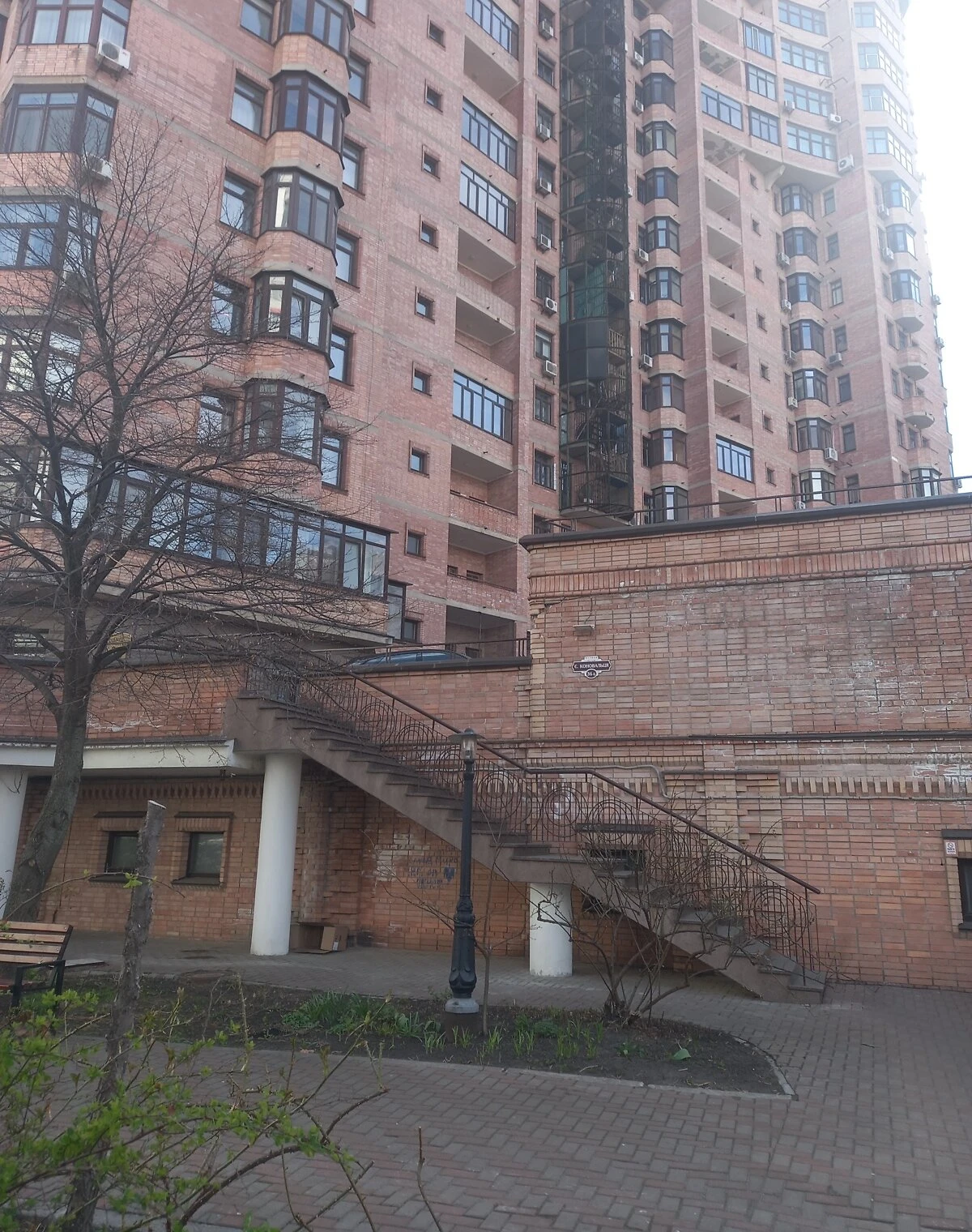 3-кімнатна квартира, Печерськ: укриття в будинку, цегляні стіни - фото 1