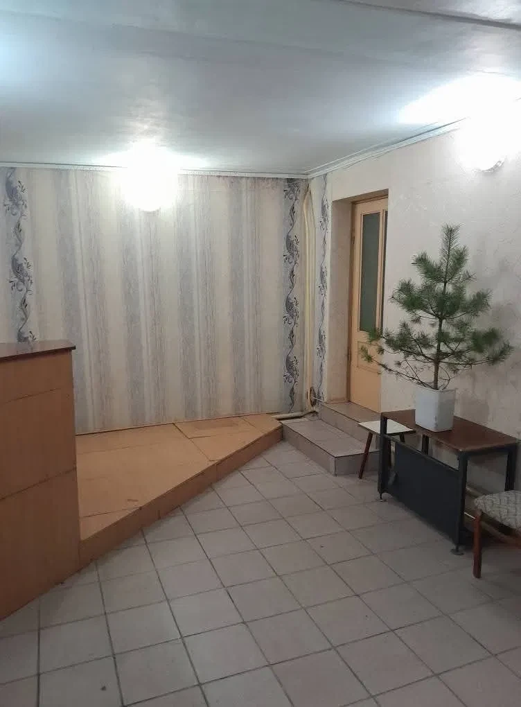 Приміщення, Кам’янське: вихід на червону лінію, додатковий вхід, тепло й сухо - фото 2