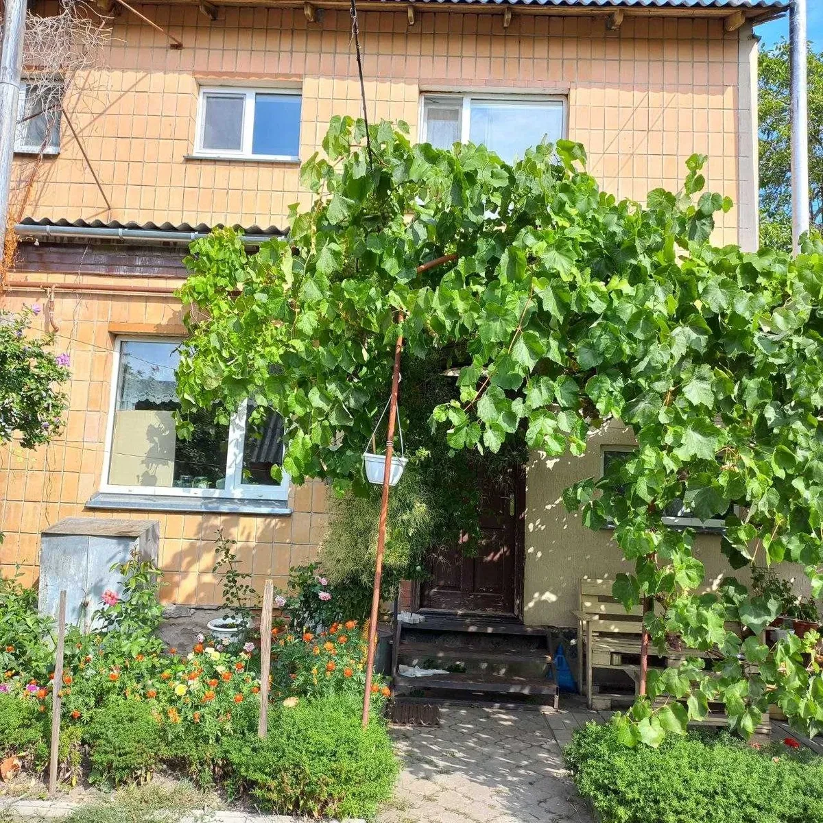 3-кімнатна квартира, Хорол: гараж, стабільне світло, власна ділянка