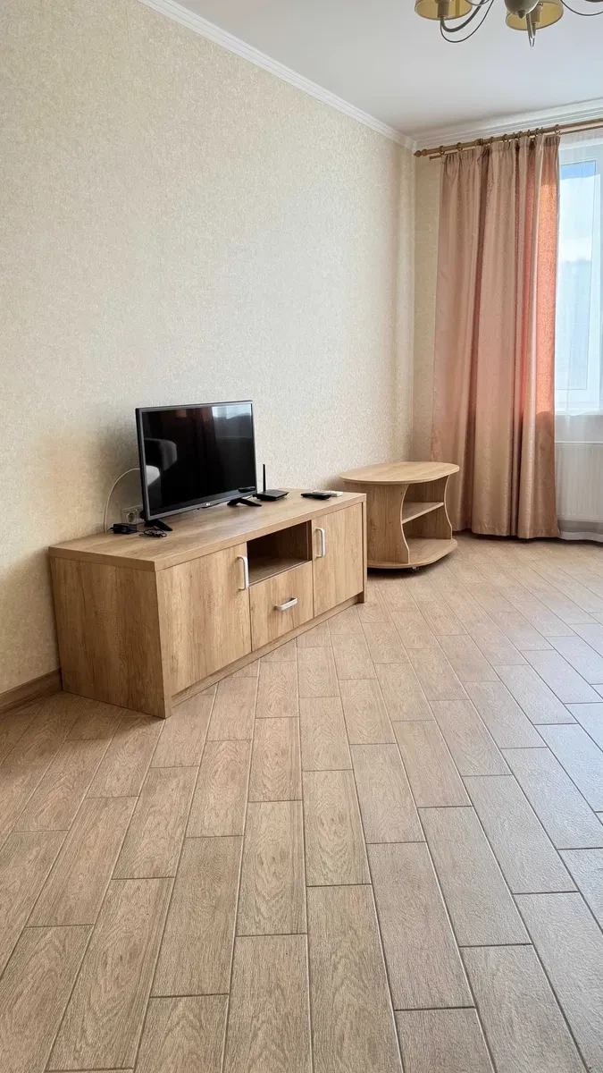 1-кімнатна квартира, Дарницький: свіжий ремонт, метро Позняки за 5 хв
