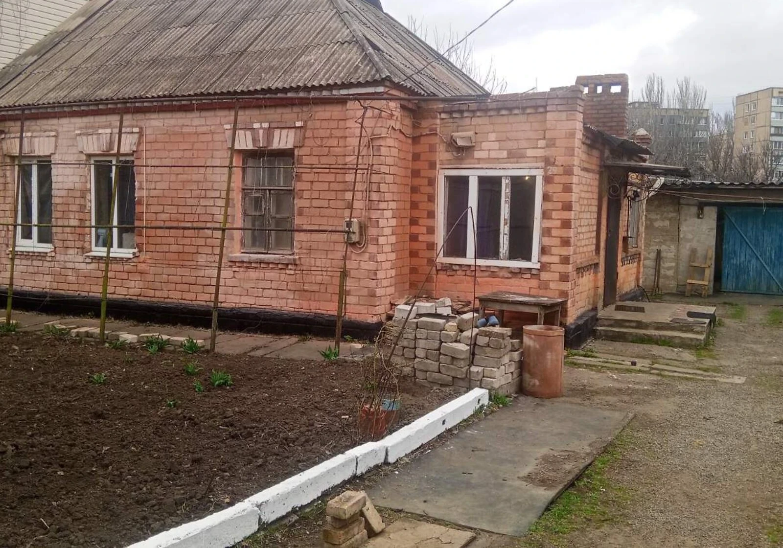 Будинок, Покровський: басейн, гараж, єВідновлення