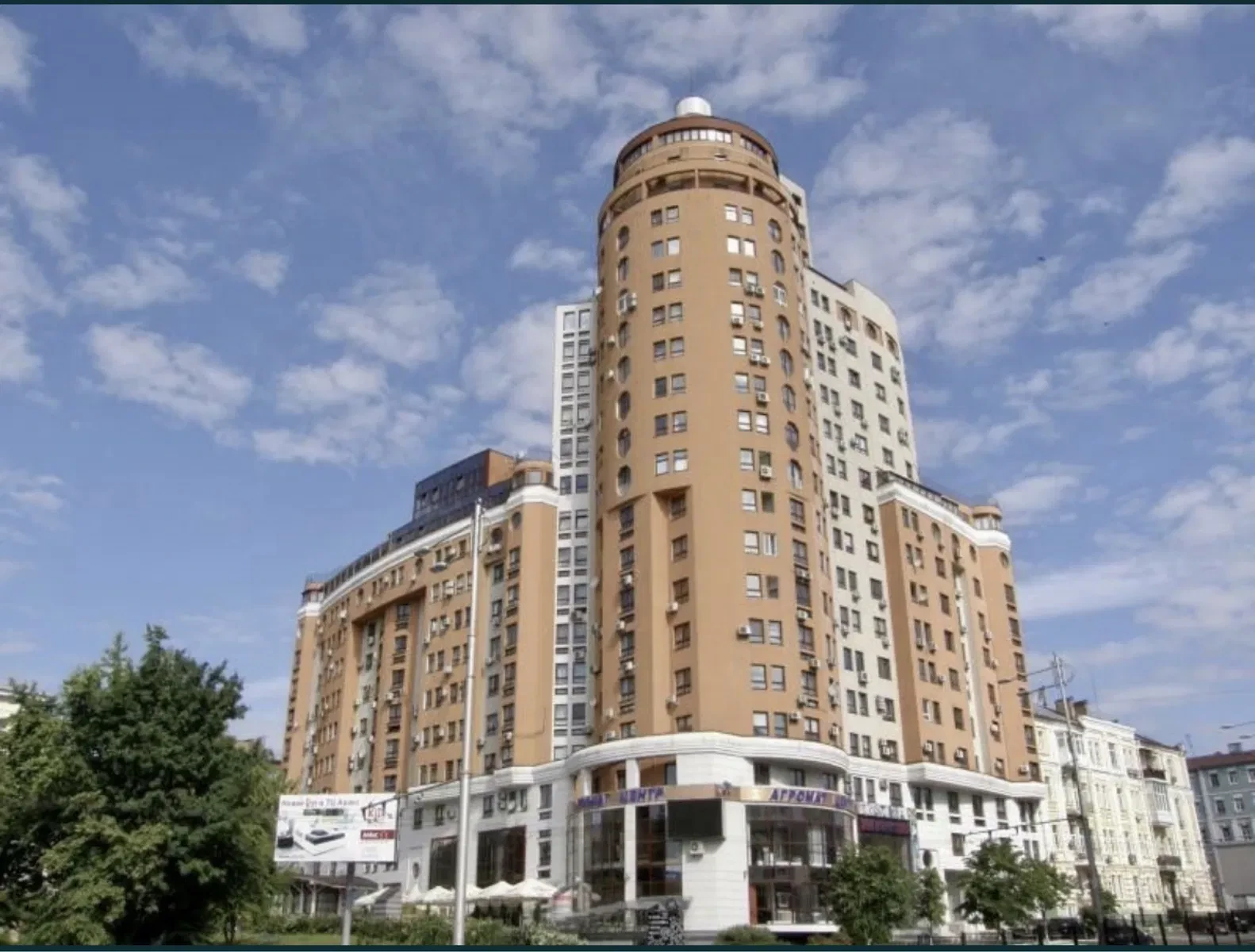 1-кімнатна квартира, Печерський: підземний паркінг, можна з собакою - фото 2