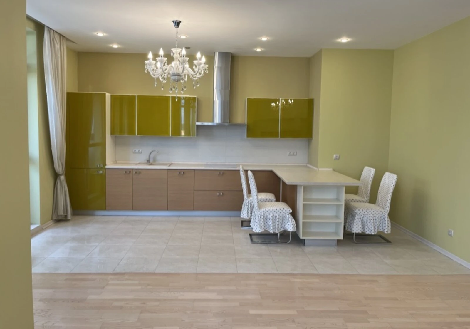 1-кімнатна квартира, Чорна Гора: дизайнерський ремонт, кухня 42.2 м²