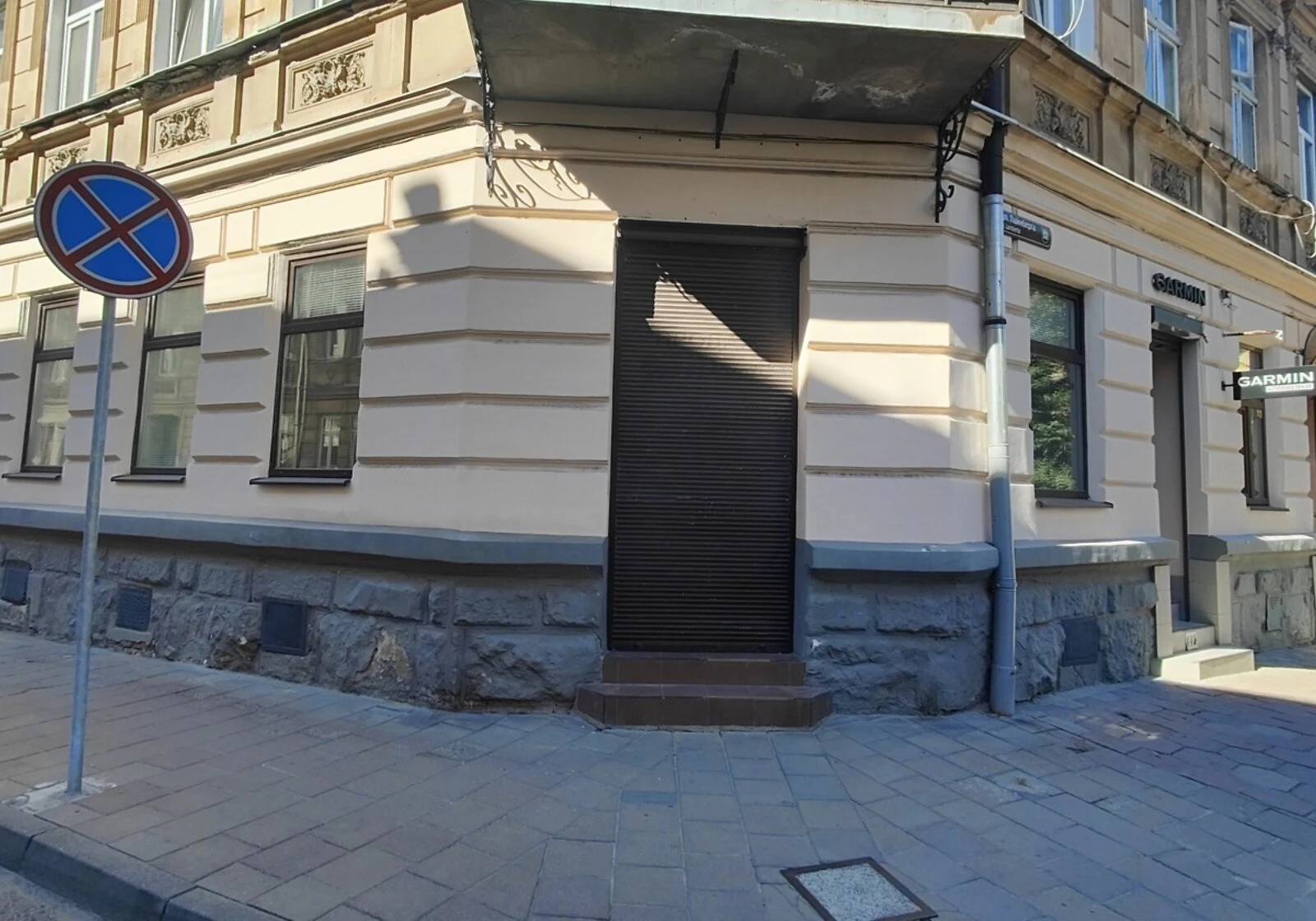Приміщення, Центр: фасадне, під магазин, укриття в будинку - фото 1