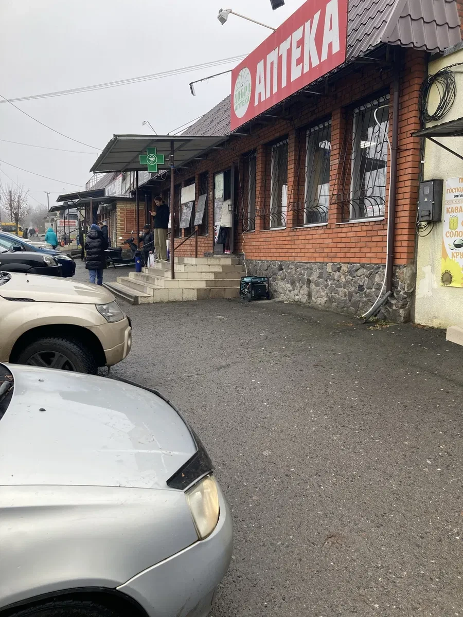 Помещение, Высокий: вход на рынок, красная линия, проходное место, фото 2