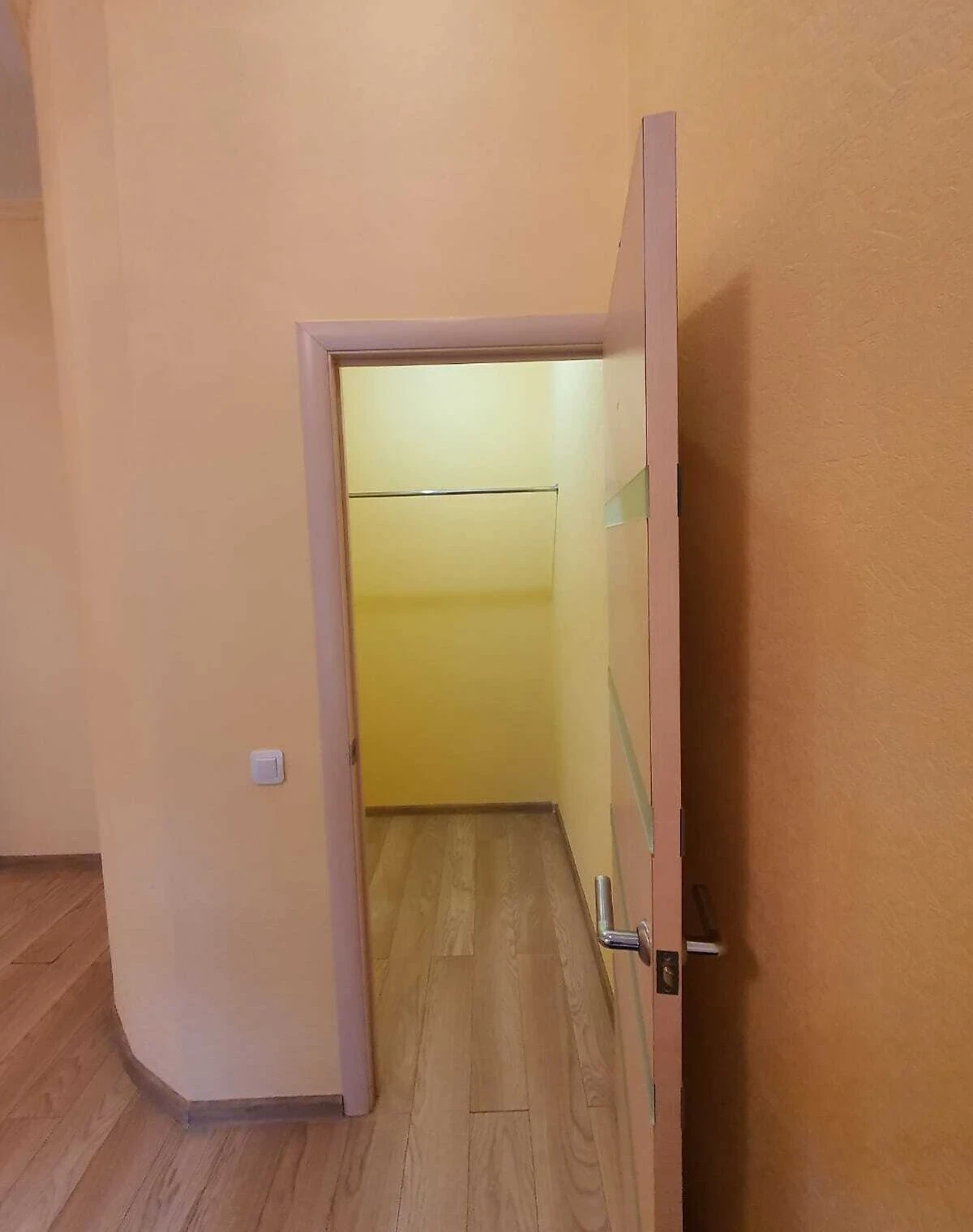 2-кімнатна квартира, Київ: євроремонт, внутрішній двір