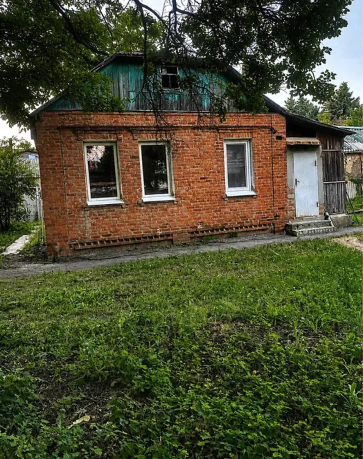 Будинок, Селище Герцена: цегляні стіни, свердловина
