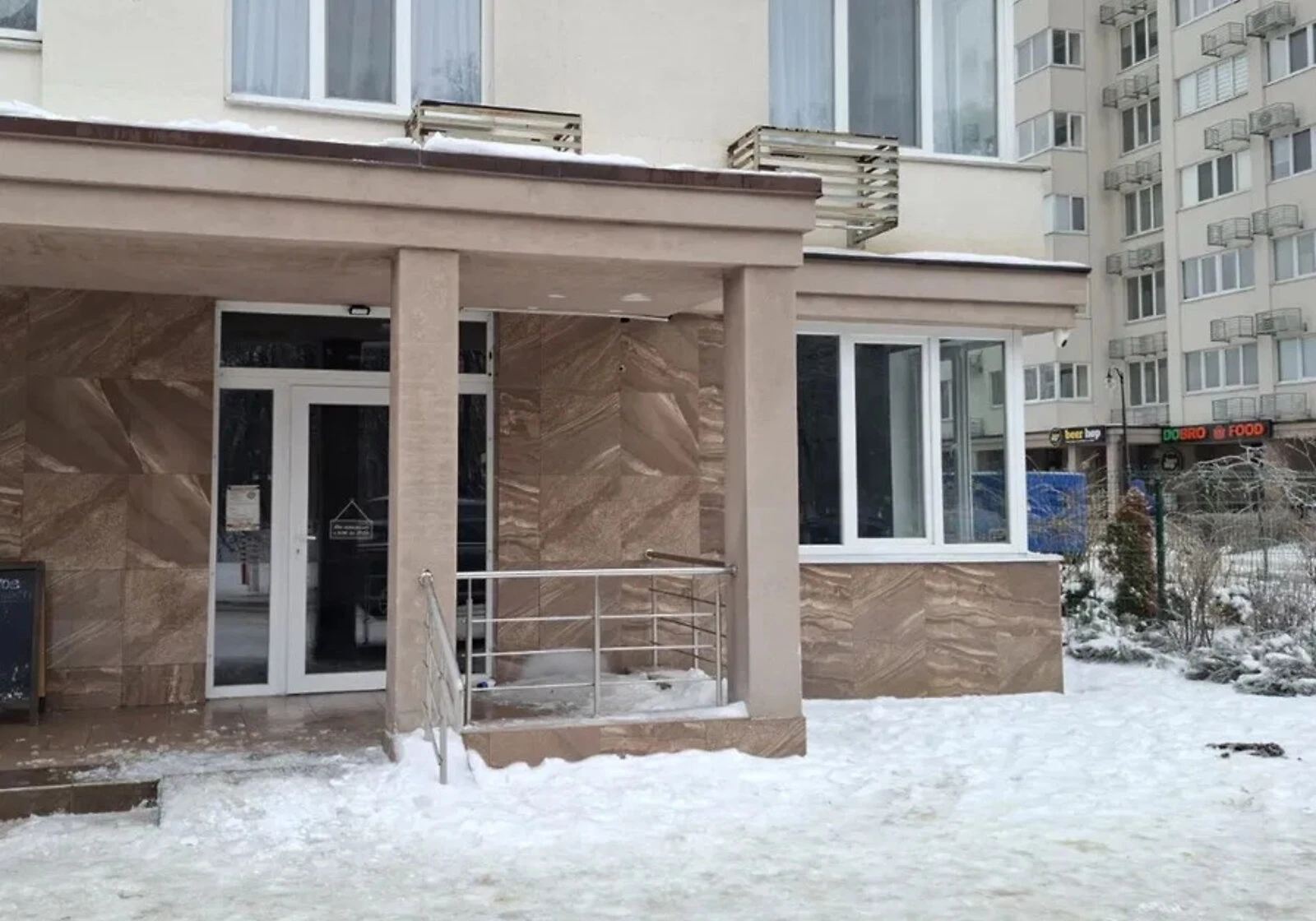 Приміщення на вулиці Академіка Заболотного: фасадне, електрика - фото 1